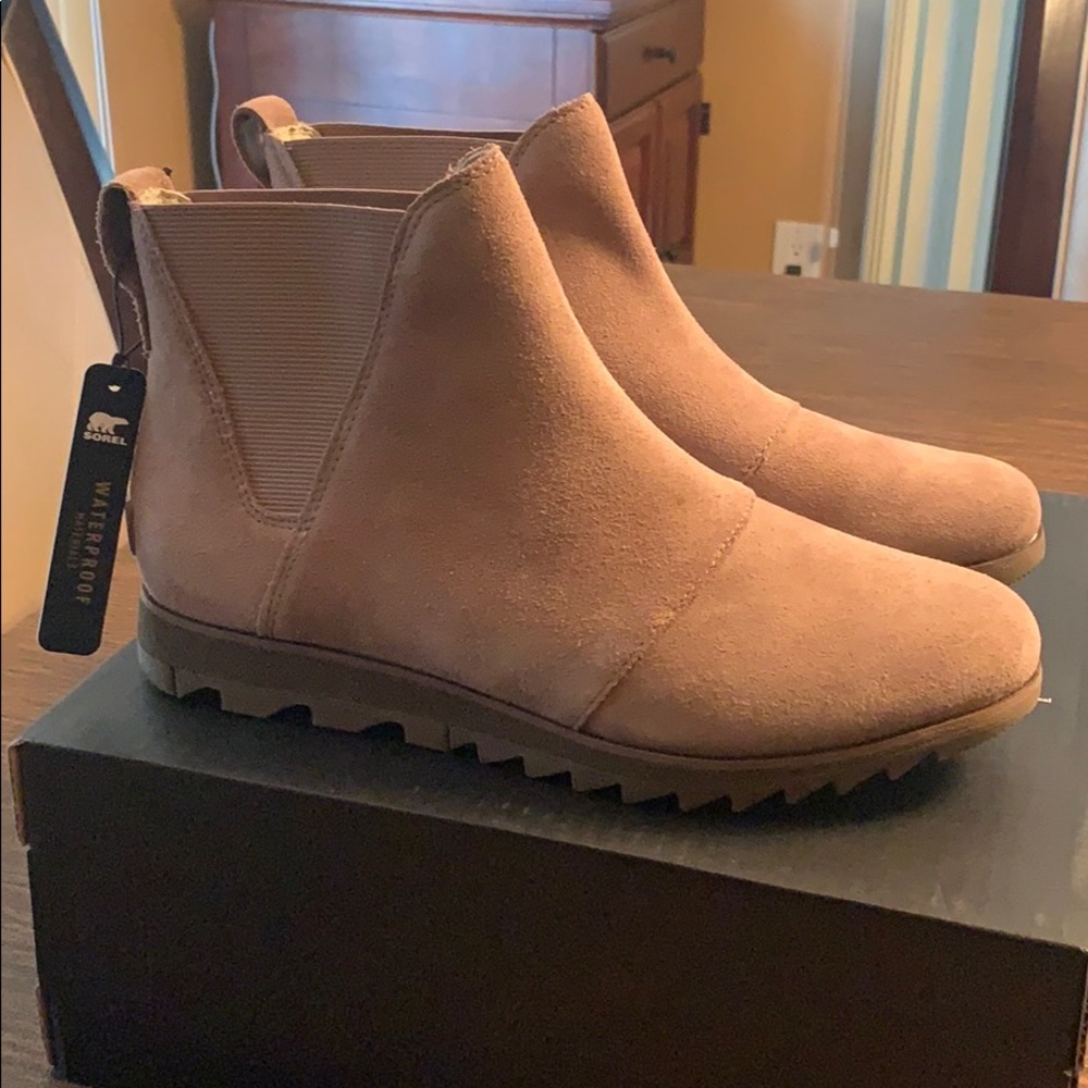 Sorel Women's Harlow Chelsea Boot in Ash Brown - Picture 6 of 9
